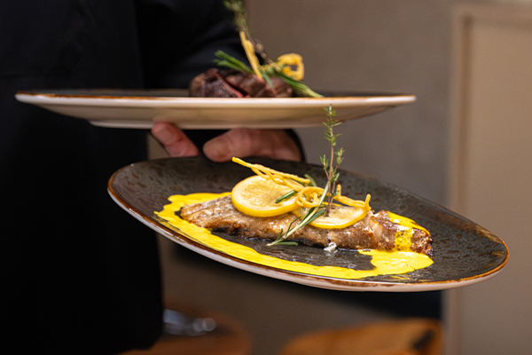 Een vleesgerecht van dinerkaart van Bistro 't Leven