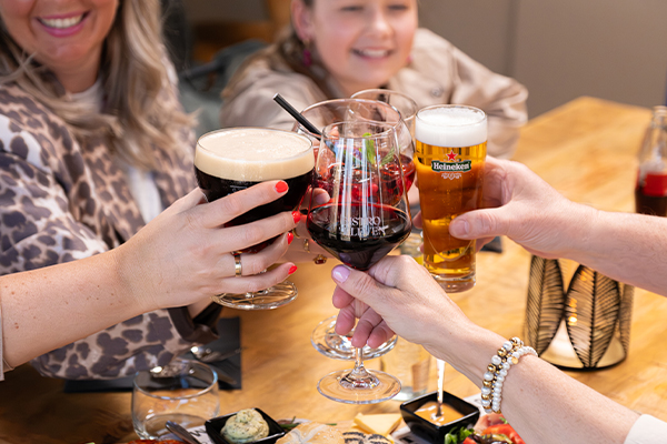 Drankjes borrelen van de drankenkaart bij Bistro 't Leven